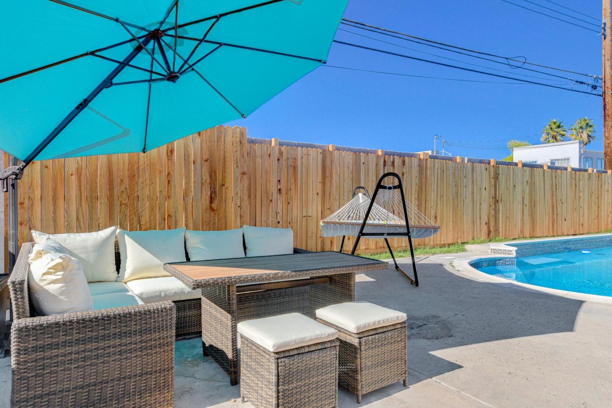 Lady Luck Oasis Large Pool Central Dogs Welcome Las Vegas Luaran gambar